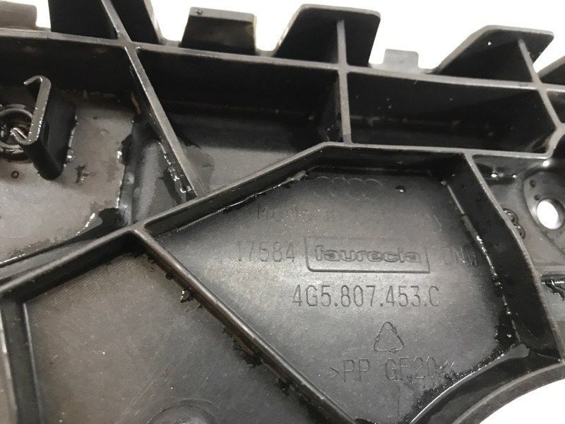 Направляюча заднього бампера 4G5807453C Audi A6