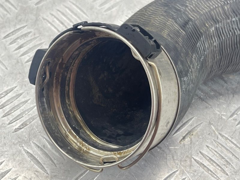Патрубок интеркулера 31338545 Volvo XC60