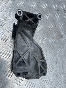 Кронштейн Audi Q7