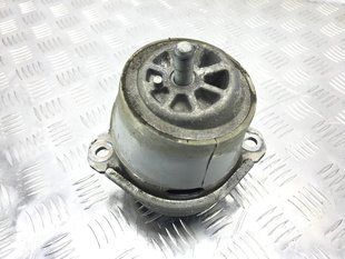 Опора двигуна 7P6199131D Volkswagen Touareg