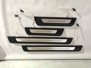 Накладка на поріг 4M0947406 Audi Q7
