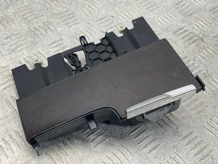 Ящик центральної консолі 31469911 Volvo XC90