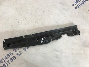 Накладка радиатора 4G0121292E Audi A7