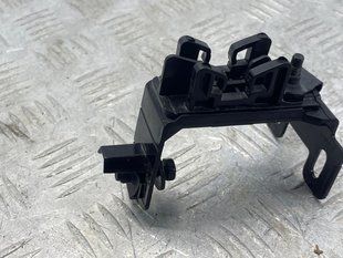 Кронштейн / Крепление фары FT4B13A004A Ford Edge