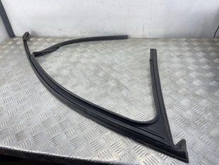 Направляюча скла дверей 4G0837431 Audi A6