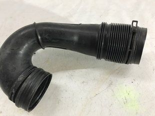 Патрубок повітряного фільтра 7P6129684B Volkswagen Touareg