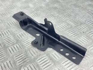 Кронштейн 4L0805697 Audi Q7