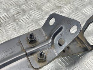Кронштейн 4M0805357A Audi Q7
