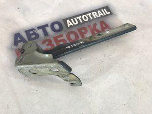 Петля капота 5N0823302A Volkswagen Tiguan