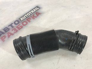 Патрубок воздушного фильтра 5QM129684 Volkswagen Jetta