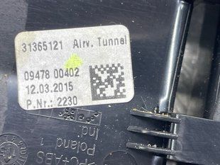 Дефлектор воздуховода центральный 31365121 Volvo XC90