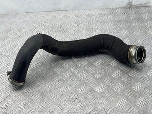 Патрубок 7P0145738B Volkswagen Touareg