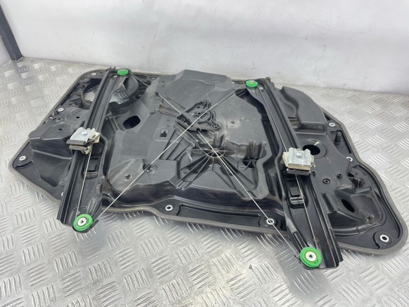 Стеклоподъемник 7P6837462B Volkswagen Touareg