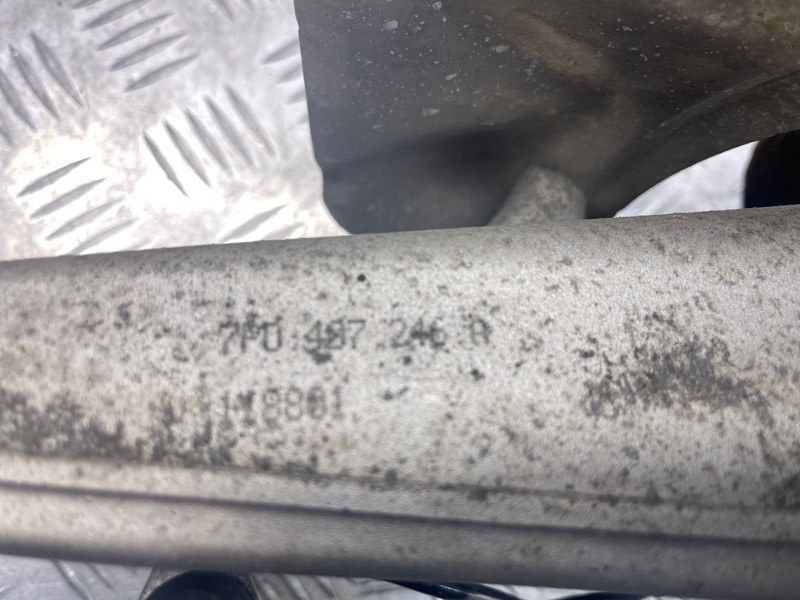 Поворотний кулак / цапфа 7P0407246A Volkswagen Touareg