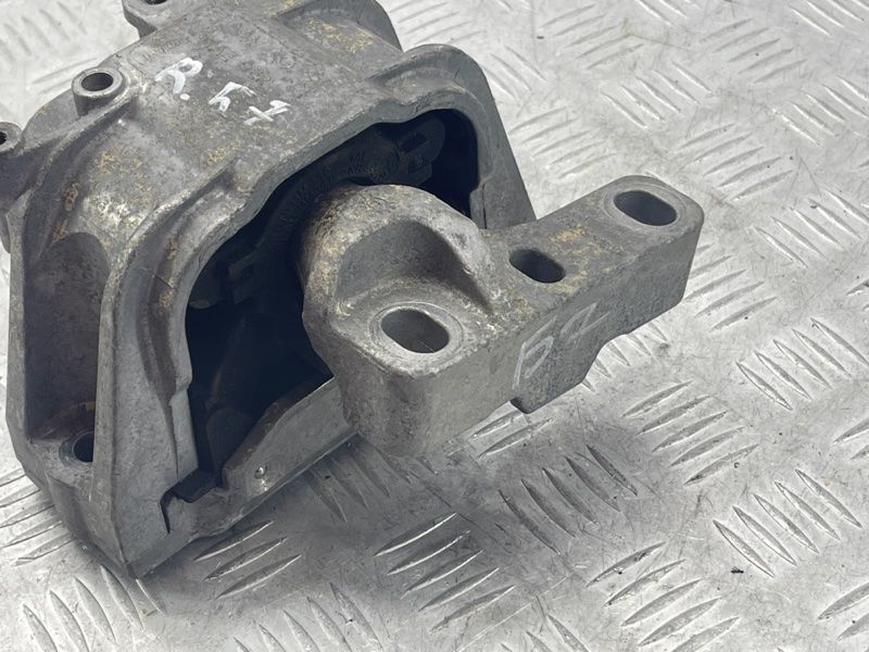 Опора / Подушка двигателя 1K0199262AM Volkswagen Passat