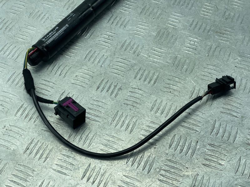 Привідний блок кришки багажника 4G8827851F Audi A7