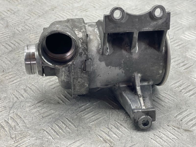 Насос охлаждающей жидкости 31368715 Volvo XC90 Volvo S60, Volvo S60 Cross Country, Volvo S80, Volvo S90, Volvo V60, Volvo V60 Cross Country, Volvo V90, Volvo V90 Cross Country, Volvo XC40, Volvo XC60, Volvo XC70, Volvo XC90
