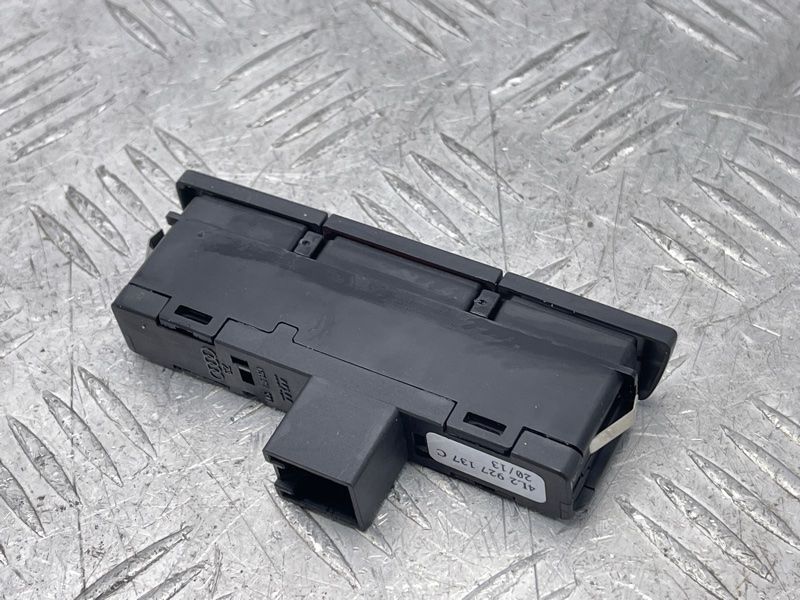 Кнопка аварійки 4L2927137C5PR Audi Q7