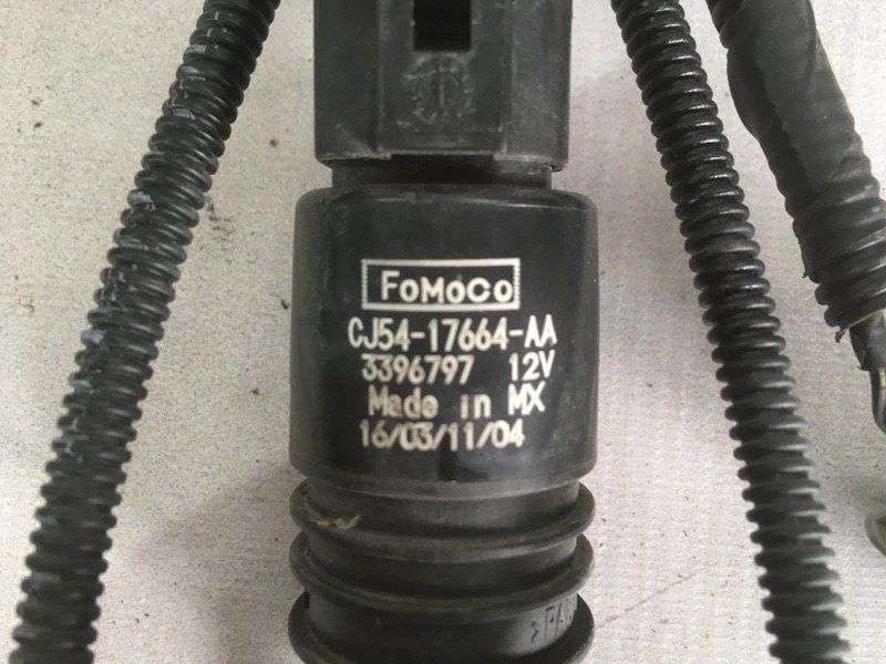 Насос омывателя CJ5417664AA Ford Escape