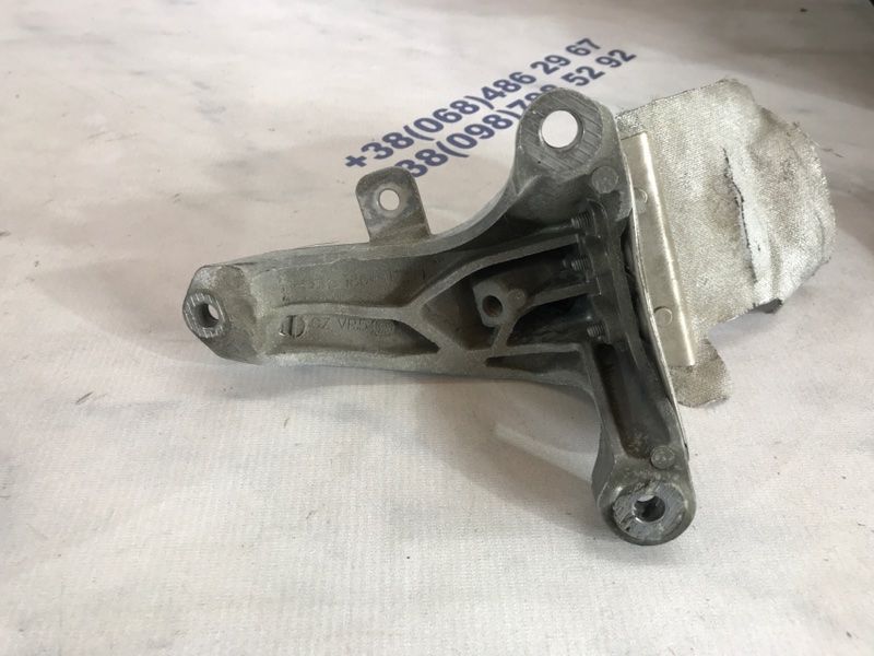Опора двигателя правая 4G0199308N Audi A6 Audi A4, Audi A5, Audi A6, Audi A7, Audi A8, Audi Q5, Audi S4, Audi S5, Audi SQ5