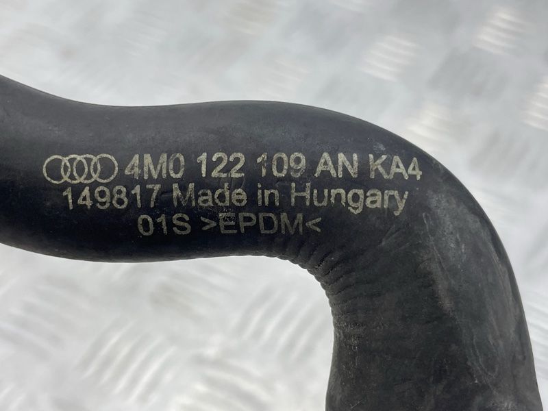 Шланг ОЖ с быстроразъемной муфтой 4M0122109AN Audi Q7