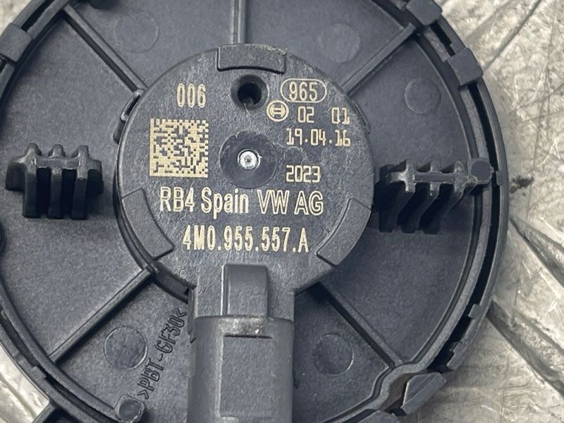 Датчик 4M0955557A Audi Q7