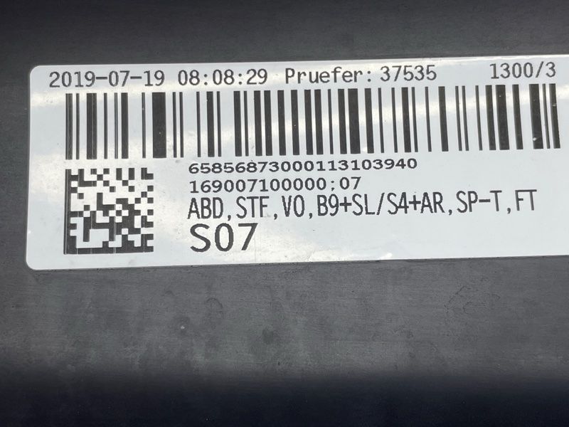 Накладка радіатора 8W0807061 Audi A4