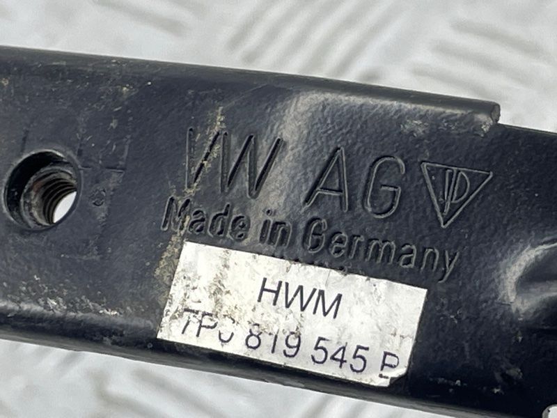 Кронштейн 7P0819545B Volkswagen Touareg