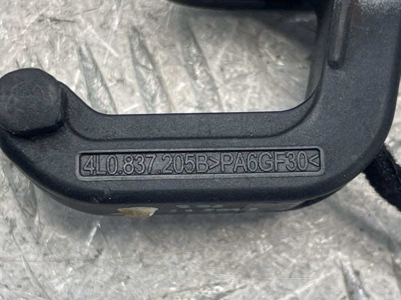 Ручка дверей (keyless) зовнішня 4L0837205B Audi Q7