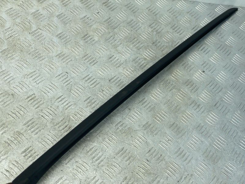 Молдинг лобового скла 4M0854328 Audi Q7