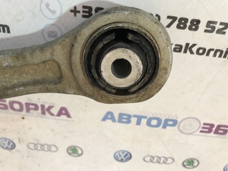 Рычаг передней подвески несущий нижний 8K0407156C Audi A4 Allroad