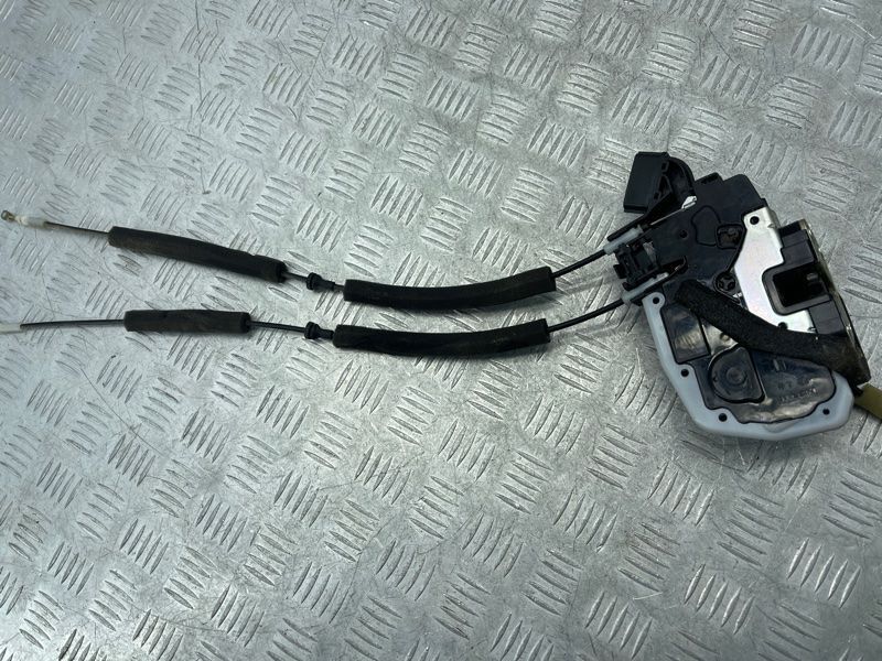 Замок задніх дверей 825014GA0A Infiniti Q50