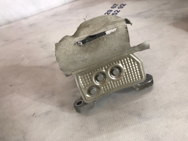 Опора двигателя правая 4G0199308N Audi A6 Audi A4, Audi A5, Audi A6, Audi A7, Audi A8, Audi Q5, Audi S4, Audi S5, Audi SQ5
