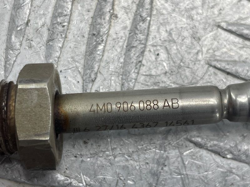 Датчик температури відпрацьованих газів 4M0908088AB Audi A4 Allroad