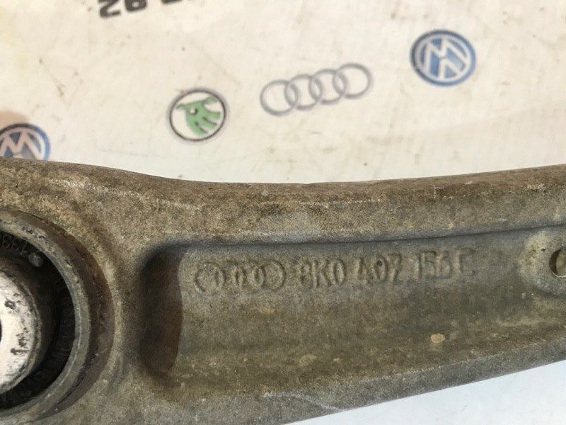 Рычаг передней подвески несущий нижний 8K0407156C Audi A4 Allroad