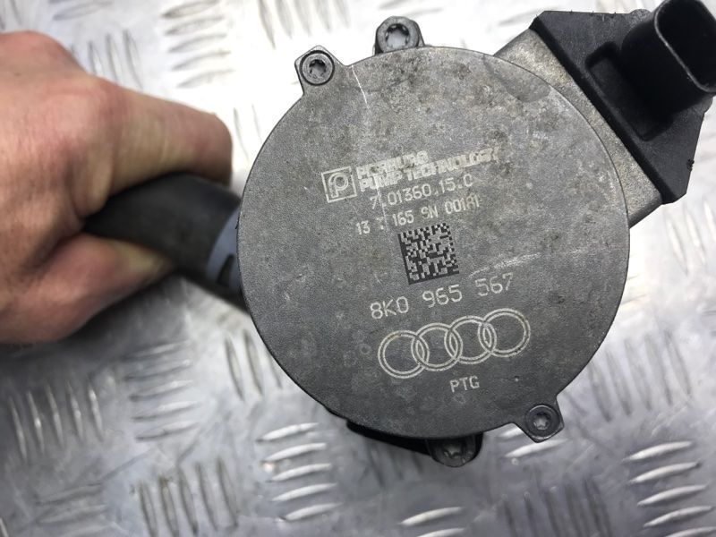 Насос системи охолодження 8K0965567 Audi A6 Audi A6, Audi Q7