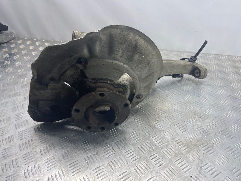 Поворотний кулак / цапфа 7P0407246A Volkswagen Touareg