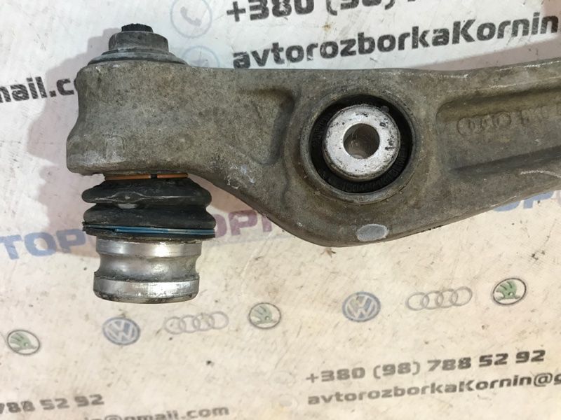 Рычаг передней подвески несущий нижний 8K0407156C Audi A4 Allroad