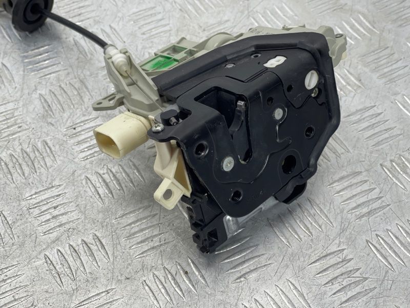 Замок дверей 4G0839016D Audi Q7