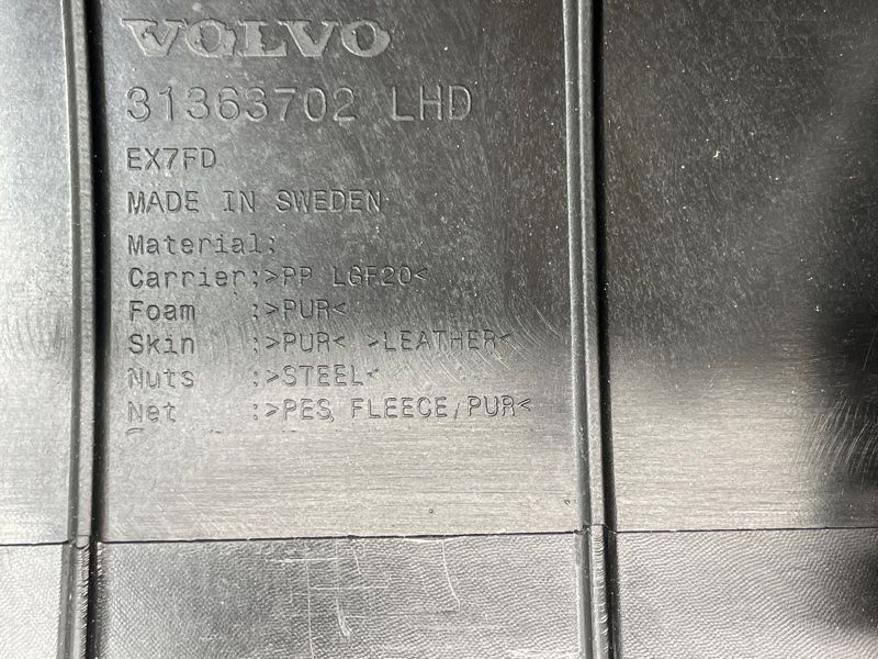 Торпедо з подушкою безпеки Volvo XC90