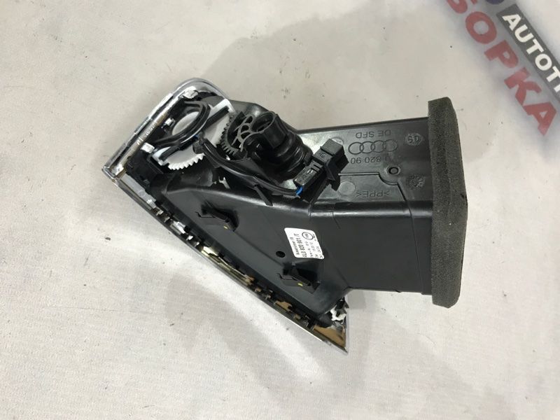 Дефлектор повітропроводу 4L0820901T3Q7 Audi Q7