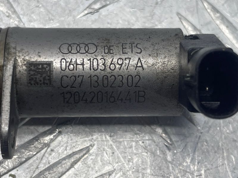 Регулятор фаз газорозподілу 06H103697A Audi A6
