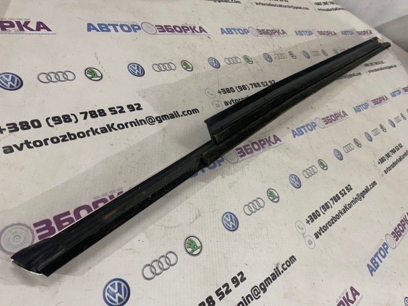 Молдинг двери ХРОМ 4H4853764B Audi A8