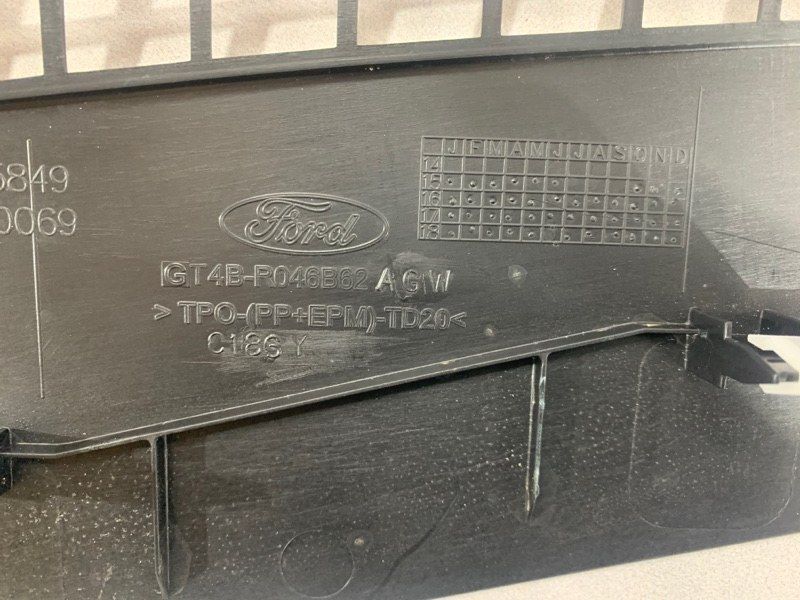 Накладка торпедо Ford Edge