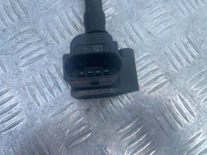Котушка запалювання 06H905110G Audi S8