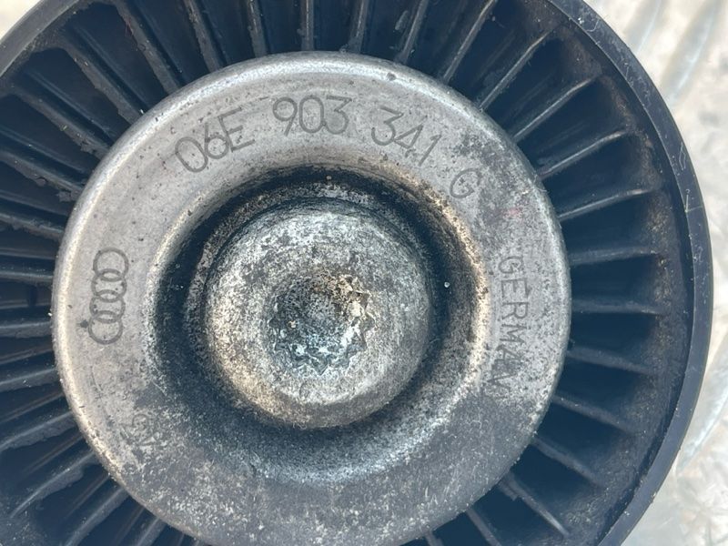 Ролик натяжной 06E903341G Audi Q5