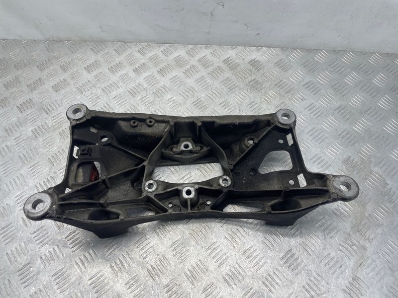 Опора / кронштейн АКПП 8W0399262AP Audi A4