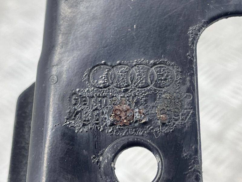 Кронштейн 4L0805697 Audi Q7