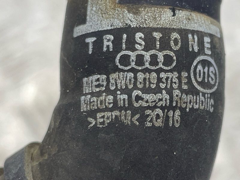 Шланг системи охолодження 8W0819375E Audi A4 Allroad