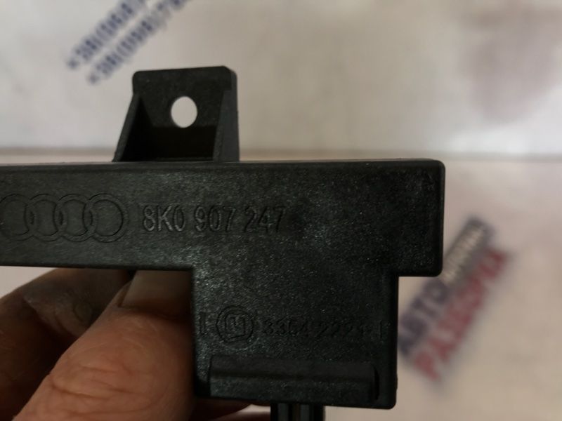 Антенна бесключевого доступа (KESSY) 8K0907247 Audi A6 Audi A4, Audi A4 Allroad, Audi A5, Audi A6, Audi A7, Audi A8, Audi Q5, Audi RS5, Audi RS7, Audi S4, Audi S5, Audi S6, Audi S7, Audi S8, Audi SQ5
